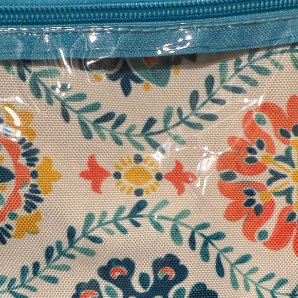 Floral Patterned Wristlet Clutch - Picture 5 of 7